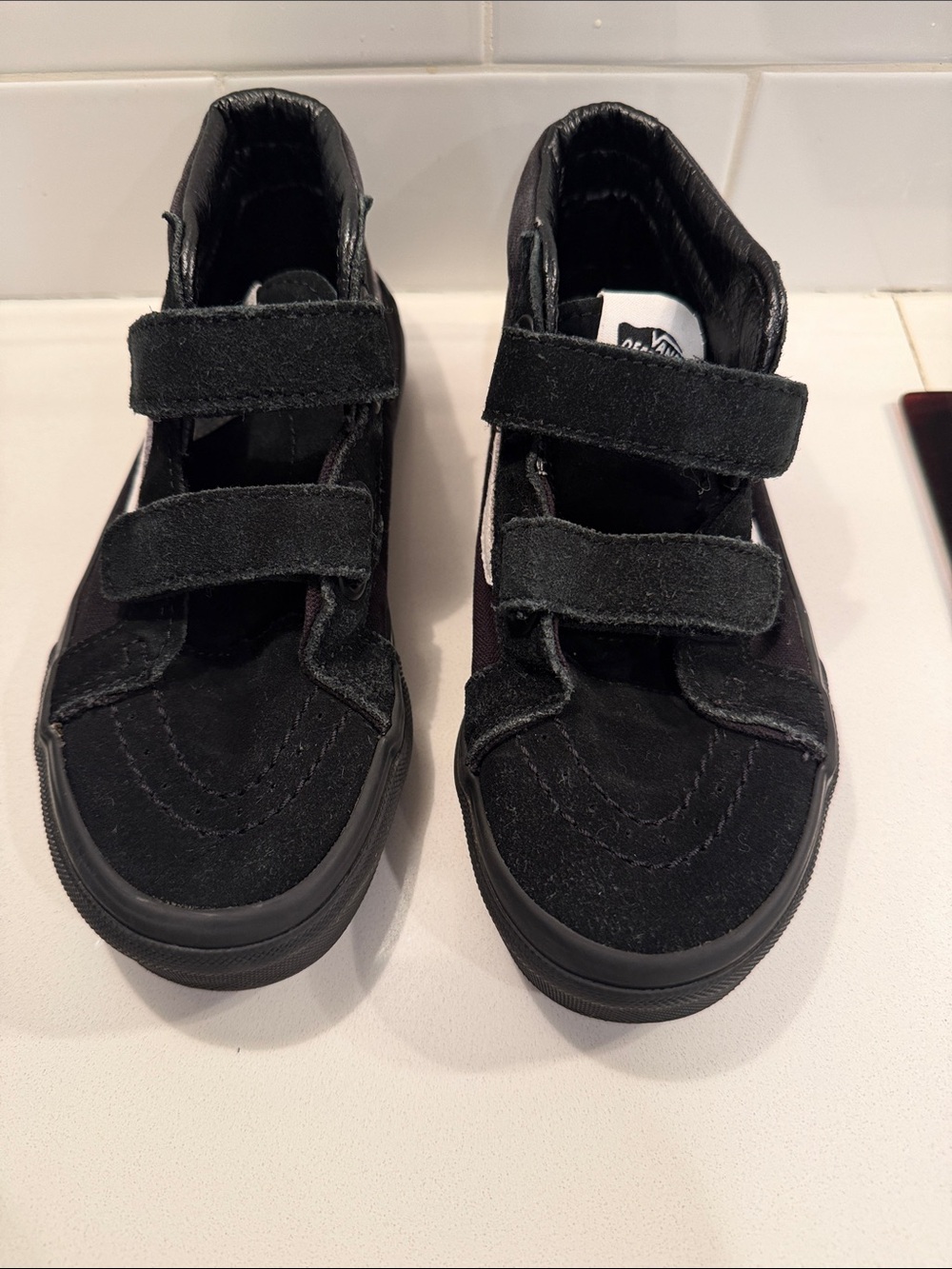 Vans Little Kids Sk8-Mid V Shoe Black and White Velcro Shoes! Size 1.5 - Picture 4 of 10